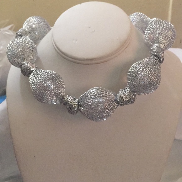 abby Jewelry - Silver ball made with nice nets cotton